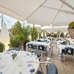 La Goleta Hotel
