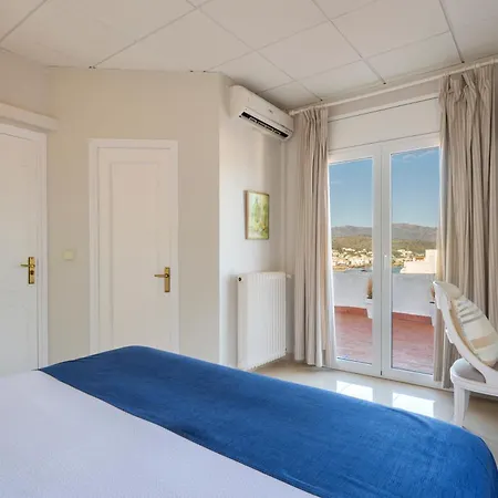 Hotel La Goleta 2*