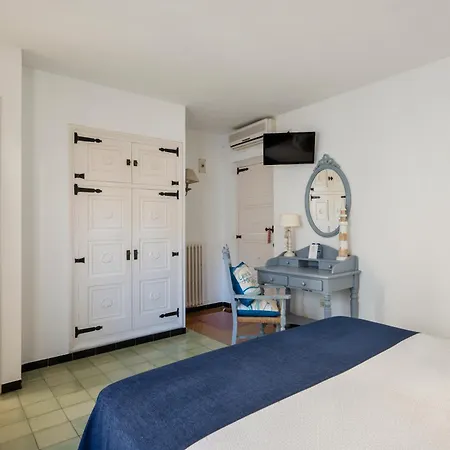 Hotel La Goleta 2*