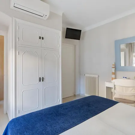 La Goleta Hotel Llanca