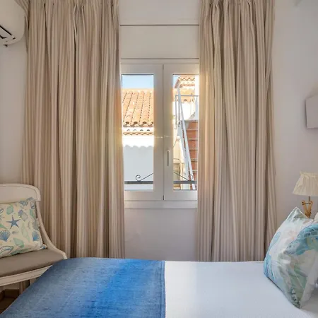 La Goleta Hotel 2*