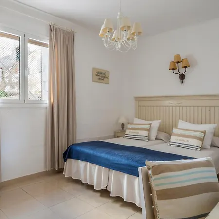La Goleta Hotel 2*
