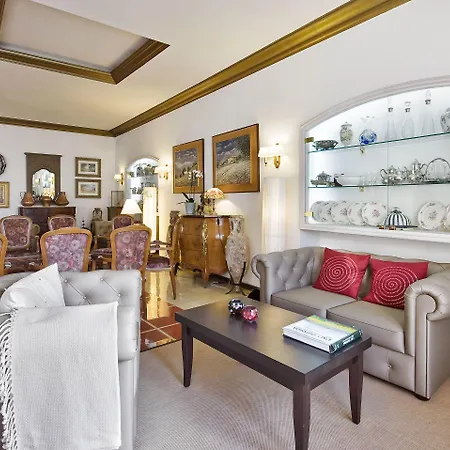 La Goleta Hotel 2*
