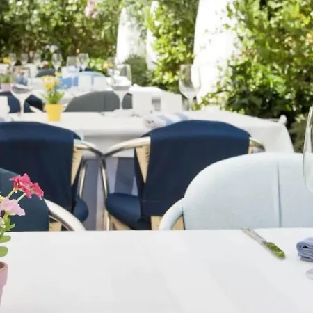 La Goleta Hotel