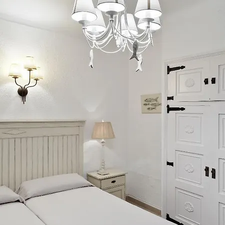 La Goleta Hotel 2*