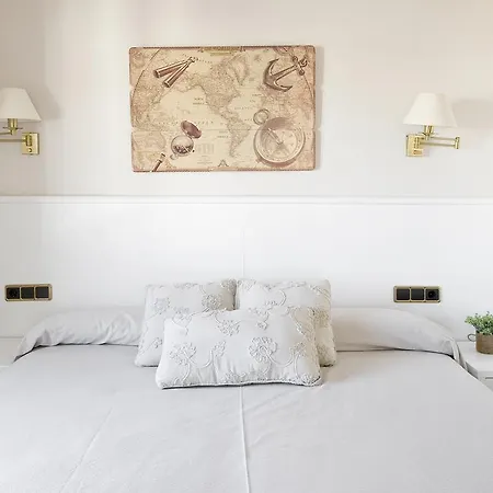 La Goleta Hotel 2*