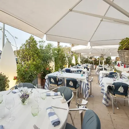 La Goleta Hotel