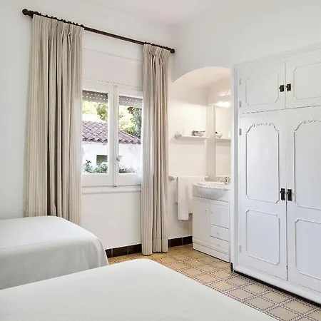 La Goleta Hotel 2*