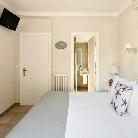 La Goleta Hotel 2*