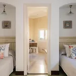 Ξενοδοχείο La Goleta 2*