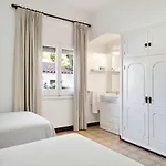 Ξενοδοχείο La Goleta 2*