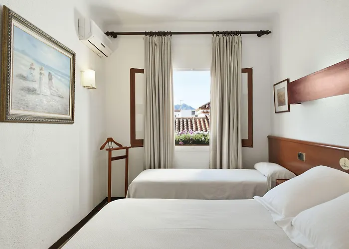 Otel La Goleta 2*